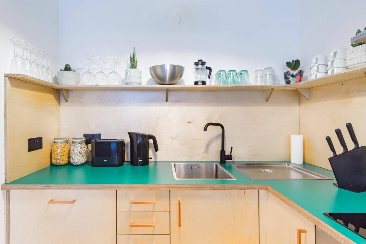 The Plywood Flat, Modern Style In A Traditional Tenement エディンバラ エクステリア 写真